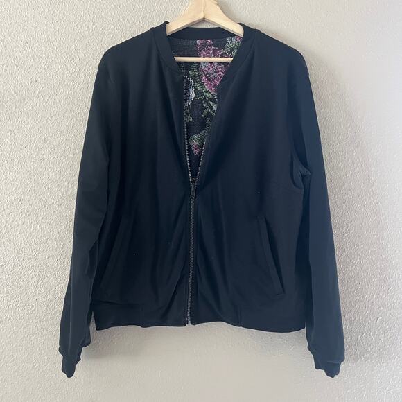 Lululemon Party Bomber Jacket in Garden Party smooth/black - Picture 2 of 13